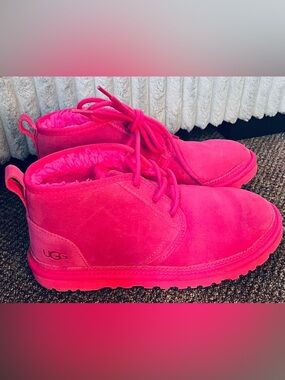 UGG Women's Bright Pink Suede Lace-Up Boots